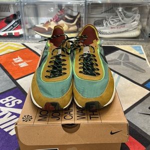 Nike Waffles worn once !!!